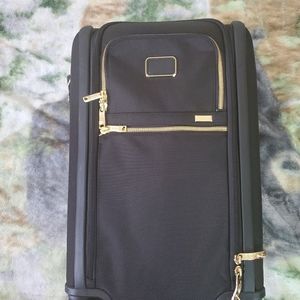 Authenic.. TUMI ..ALPHA 3 ROLLER BAG (NEW)